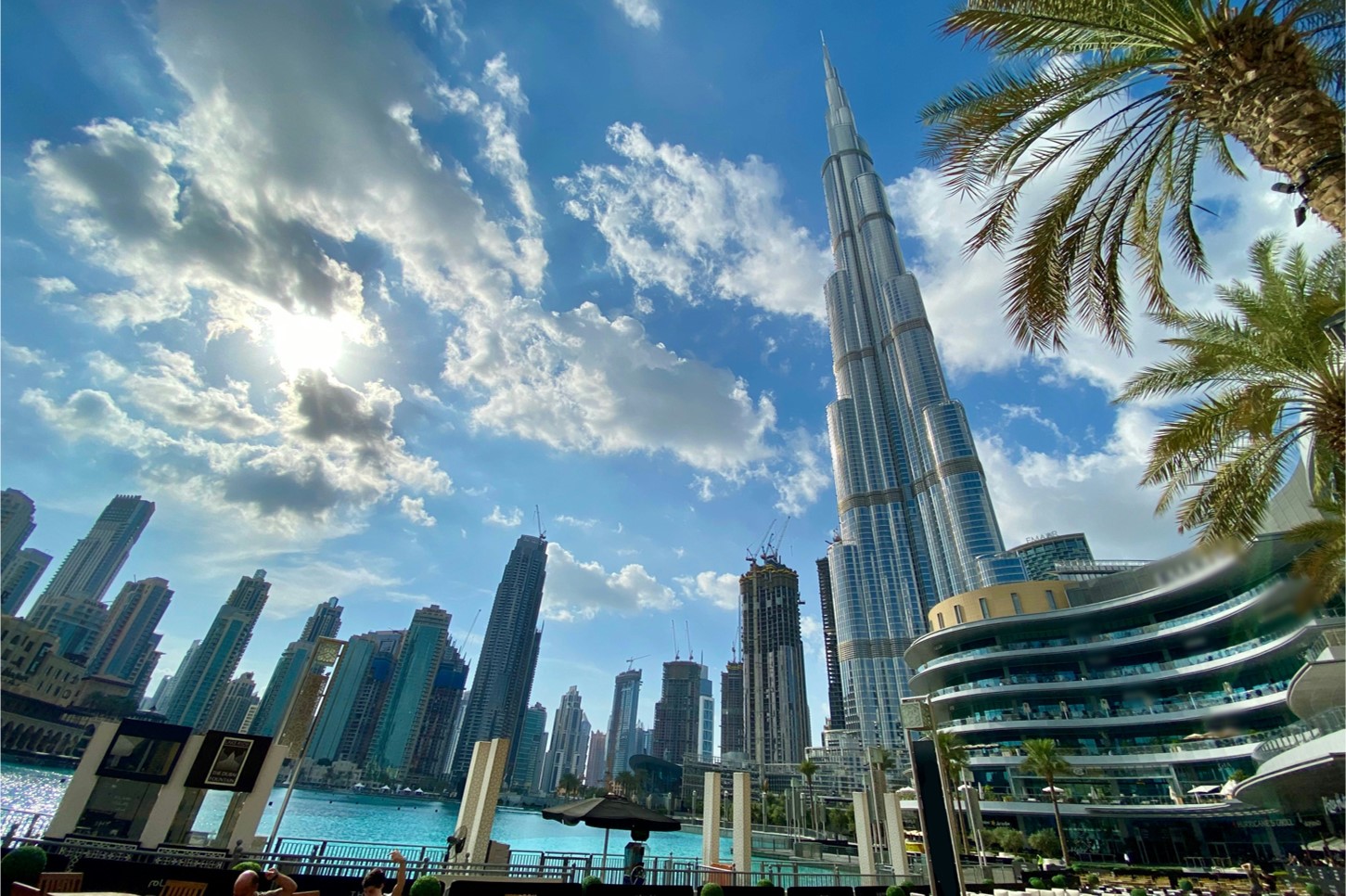 invest in the UAE to get the Dubai Golden Visa